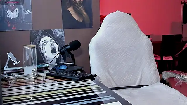 دردشة saeko_karine الجنسية المباشرة