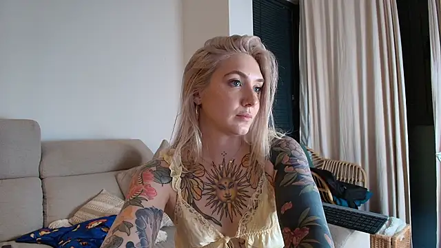 tattoobbgirl webkamerás műsora