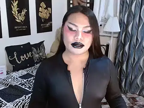 دردشة TSbrianaHugeCock الجنسية المباشرة