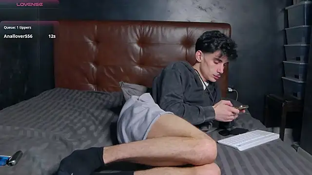 دردشة DanielCrush1 الجنسية المباشرة