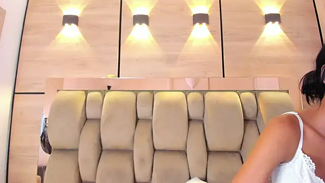 Chat +18 de karol_lewiss ao vivo