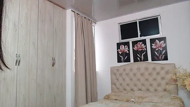 pinky_f00x Chat XXX live