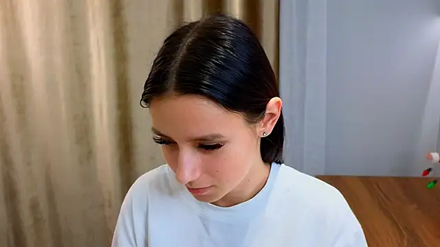 Chat +18 de NoemiYork ao vivo