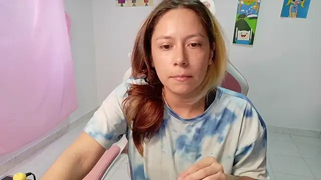 Chatroom XXX en direct de MommyMiaWs