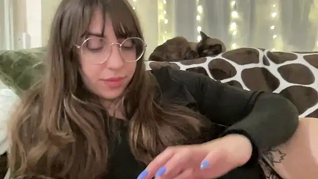 Chatroom XXX en direct de LunnaMonroe