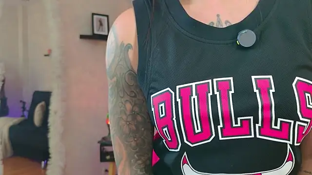 EmmyEvans1 live XXX chat