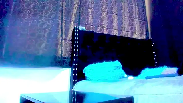 amareto_queen Chat XXX in diretta