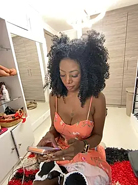 SUUKAM 现场XXX聊天