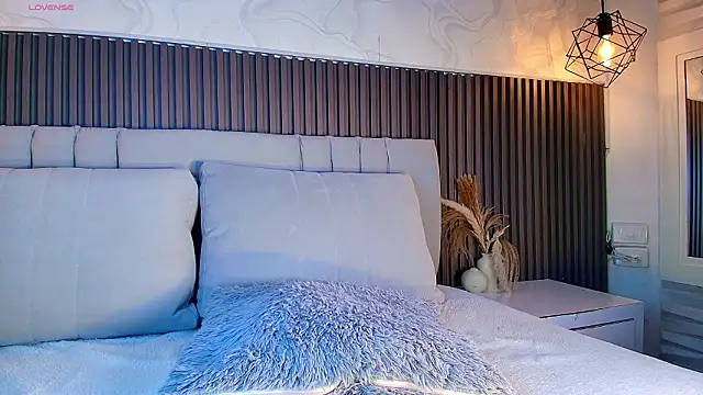 SHANONCLARK live XXX chat