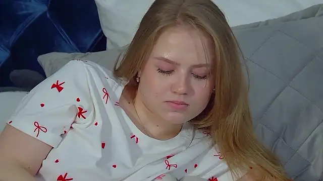 SelinSwarovskiのウェブカメラショー