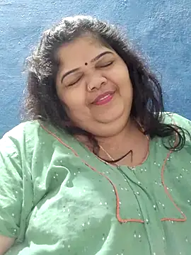 tamilthanushri 即時 XXX 聊天