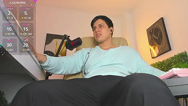 Thom_Ohtani's Live XXX Chat