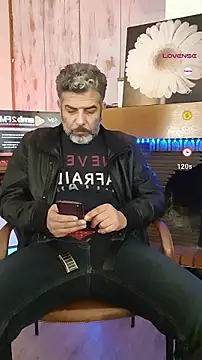 Omar_GreyのライブXXXチャット