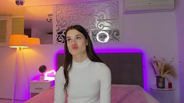 LuisaClover's Live XXX Chat