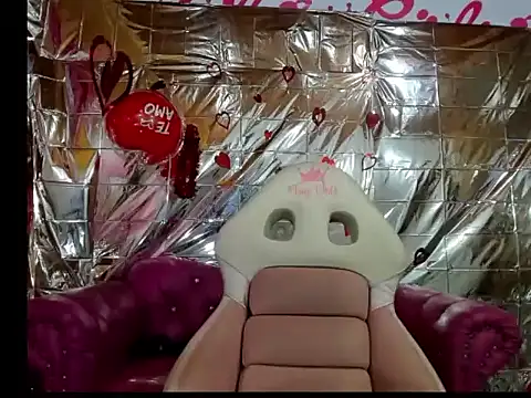 Yourgirl-thaly20's Live XXX Chat