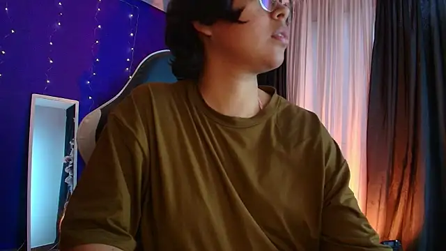 Chatroom XXX en direct de Emmapark_