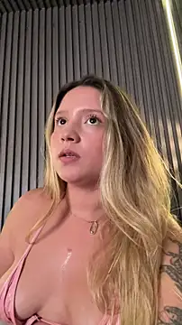 Chat XXX ao vivo de MiaPetit_