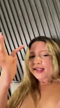 MiaPetit_'s Live XXX Chat