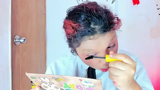 Онлайн чат XXX Emily_Coper18