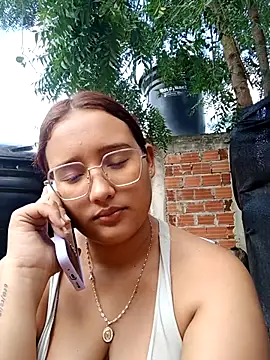 young_dairy01's Live XXX Chat