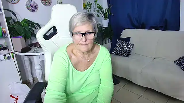 Selenna57: онлайн-секс-чат