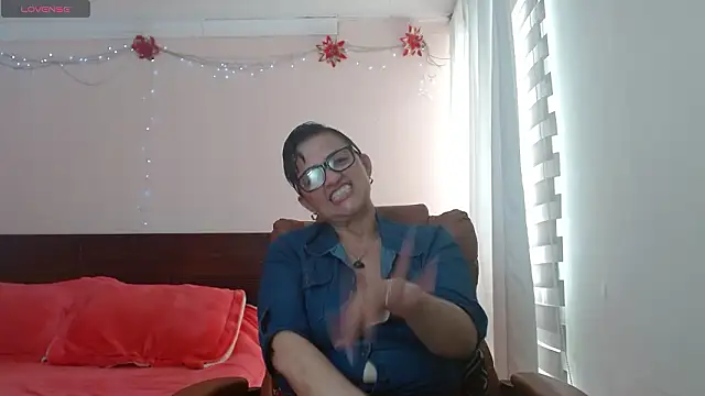 ISABEEL_SOFIA01: онлайн-секс-чат