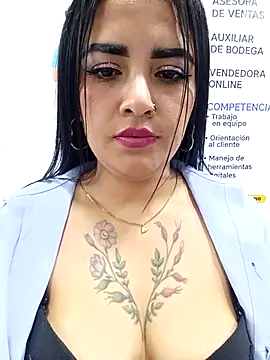 MAYE__13 Adlı Modelin Canlı XXX Sohbeti