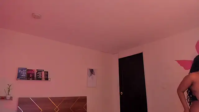 XXX chat uživo modela YariRose