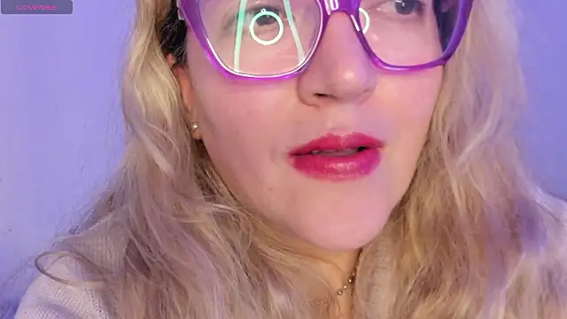 Naty_Mature_ Show in webcam