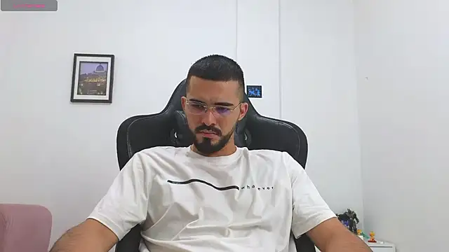 Massimoo_07 Live XXX-chat