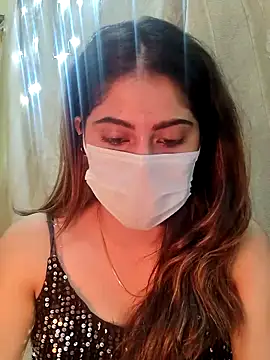 NEERU-STRIP Adlı Modelin Canlı XXX Sohbeti