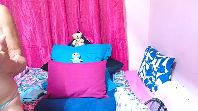 SLUTTYROXY Live XXX Chat