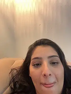 Chat XXX en directo de YummyAnna_