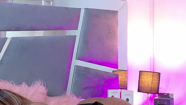 Онлайн чат XXX LorraiineJohnson