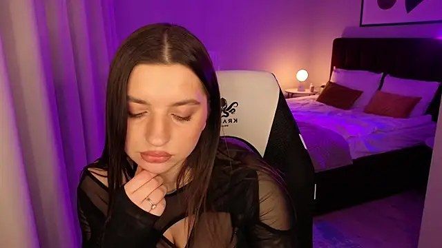 Chat XXX en directo de kirastorm_