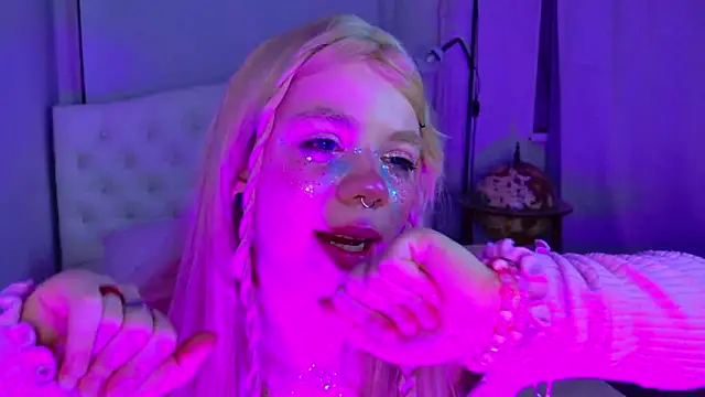 Waifu_Ketrin Adlı Modelin Canlı XXX Sohbeti