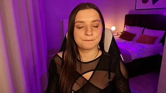 kirastorm_'s Live XXX Chat