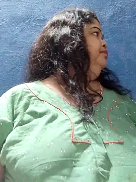 tamilthanushri Chat XXX in diretta