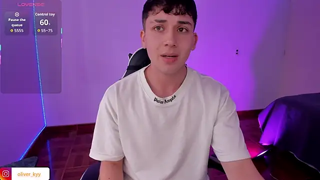 oliver_kyy Adlı Modelin Web Kamerası Şovu