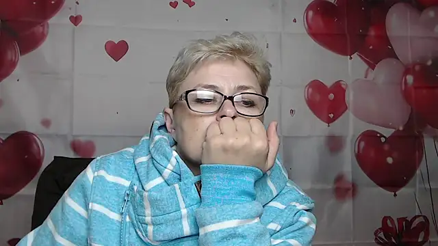 EmiliaGree Chat XXX in diretta