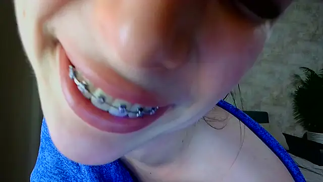 Anika_bloom 即時 XXX 聊天