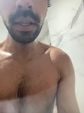 Lucascacaca: διαδικτυακό σόου στην κάμερα