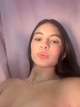 Онлайн чат XXX MartiinaRosse