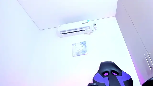 Roxy_Stonee 라이브 XXX 채팅