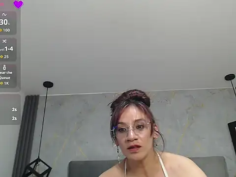 AvaStonee 现场XXX聊天