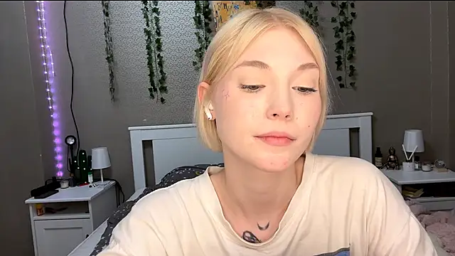 Онлайн чат XXX LlsabethHaze