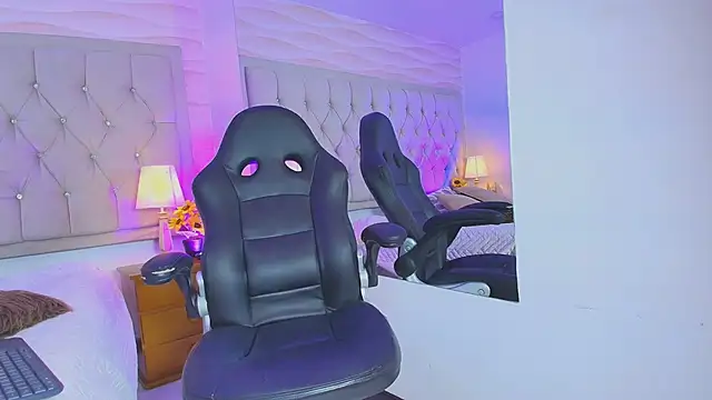 Liathompson_FG: онлайн-секс-чат