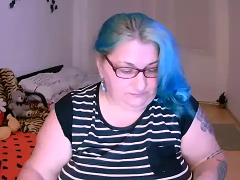 BlondyBigBoobs 现场XXX聊天