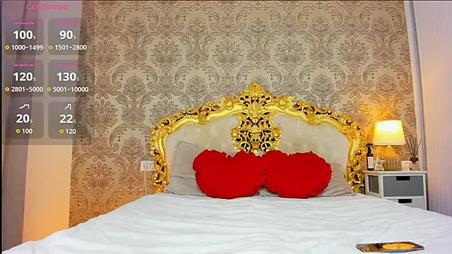 JulieBigAssx's Webcam Show