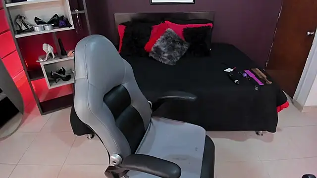 Veronica_Jacobss Adlı Modelin Canlı XXX Sohbeti